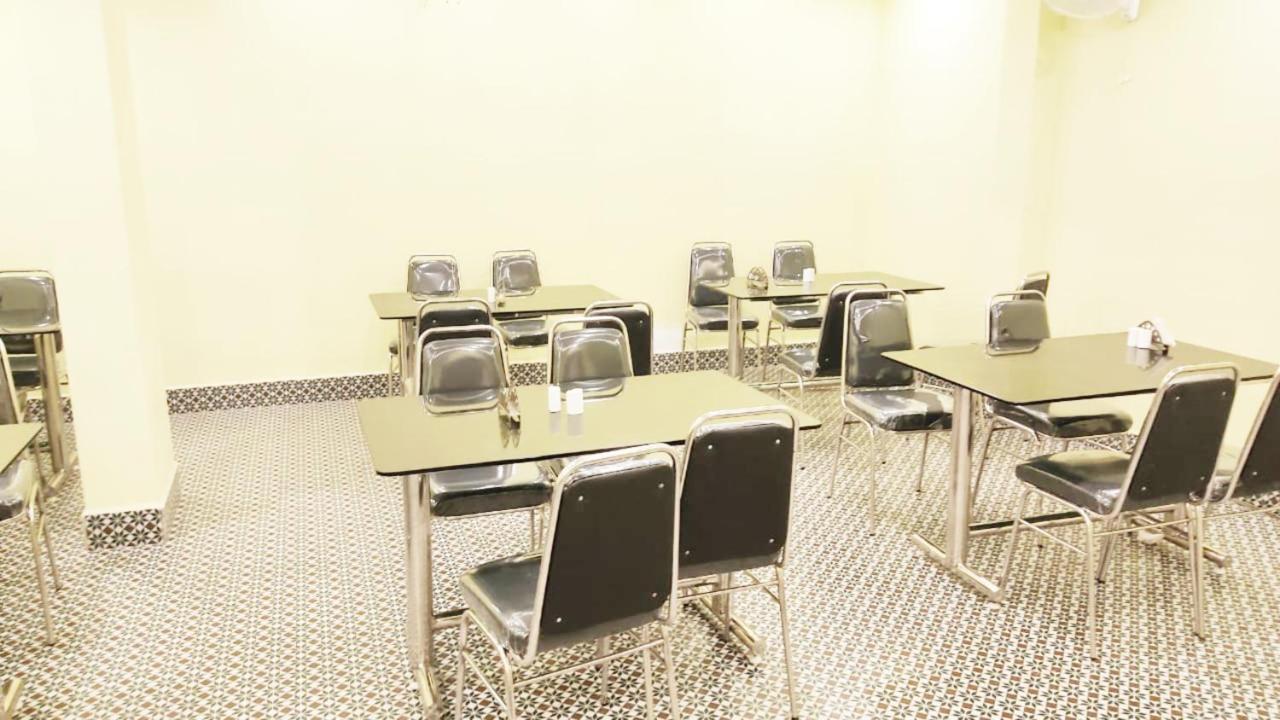 Shree Ganesh Hotel Puri Esterno foto