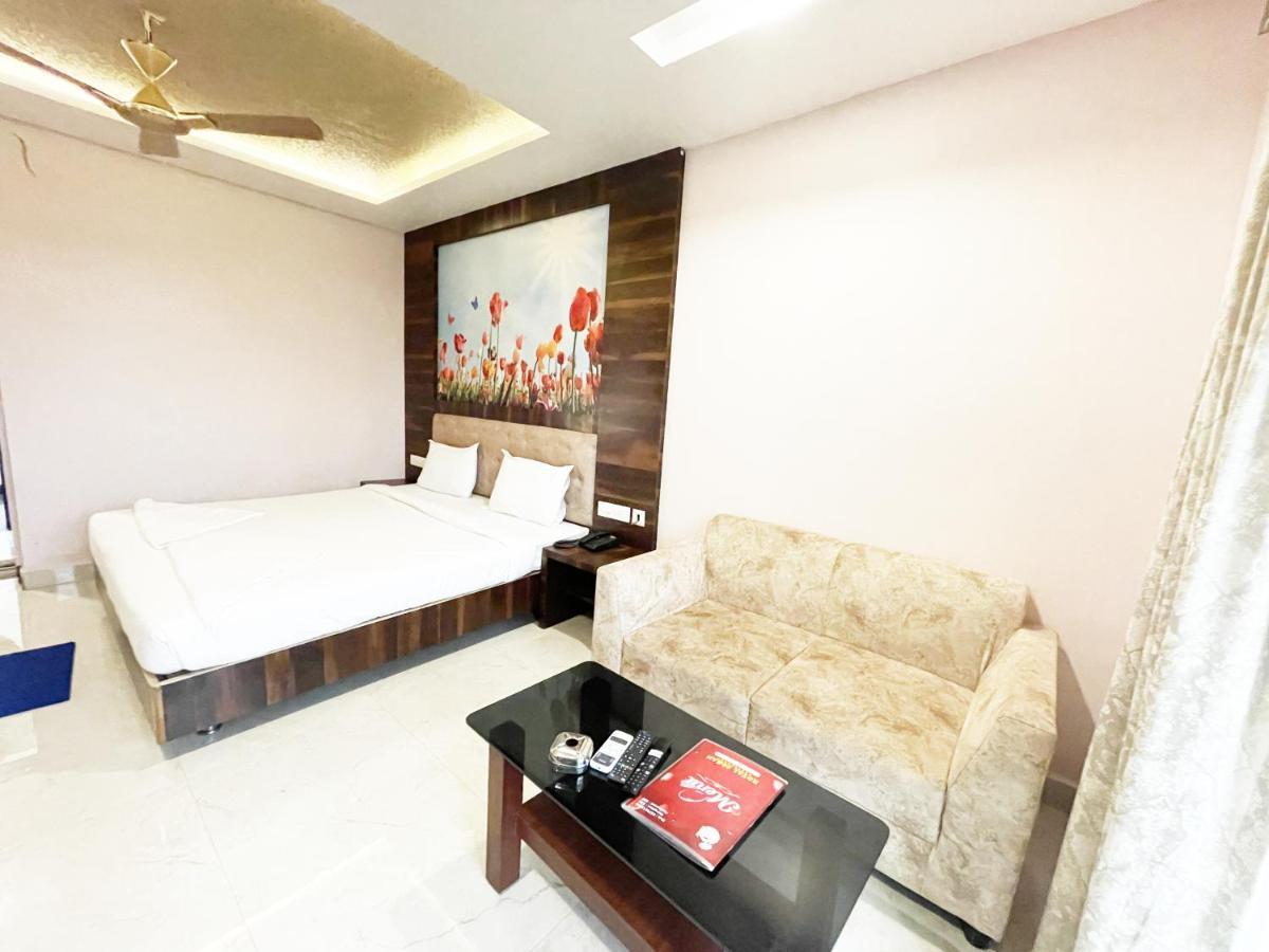 Shree Ganesh Hotel Puri Esterno foto
