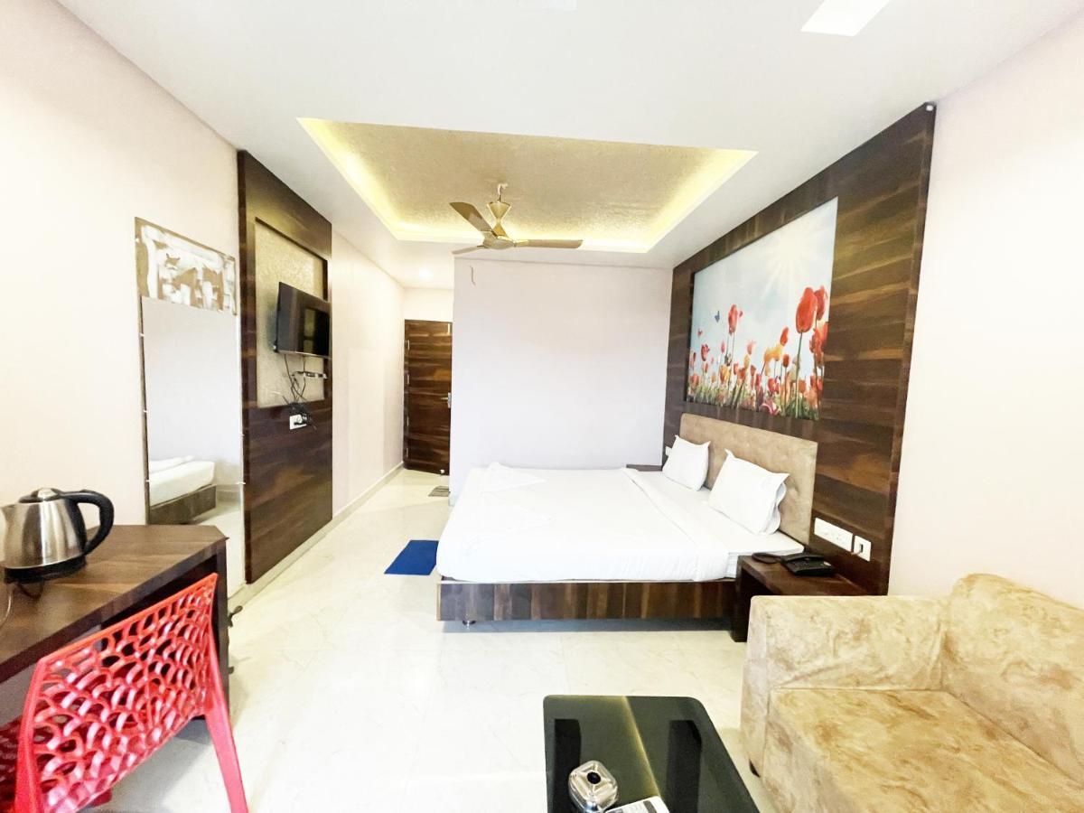 Shree Ganesh Hotel Puri Esterno foto