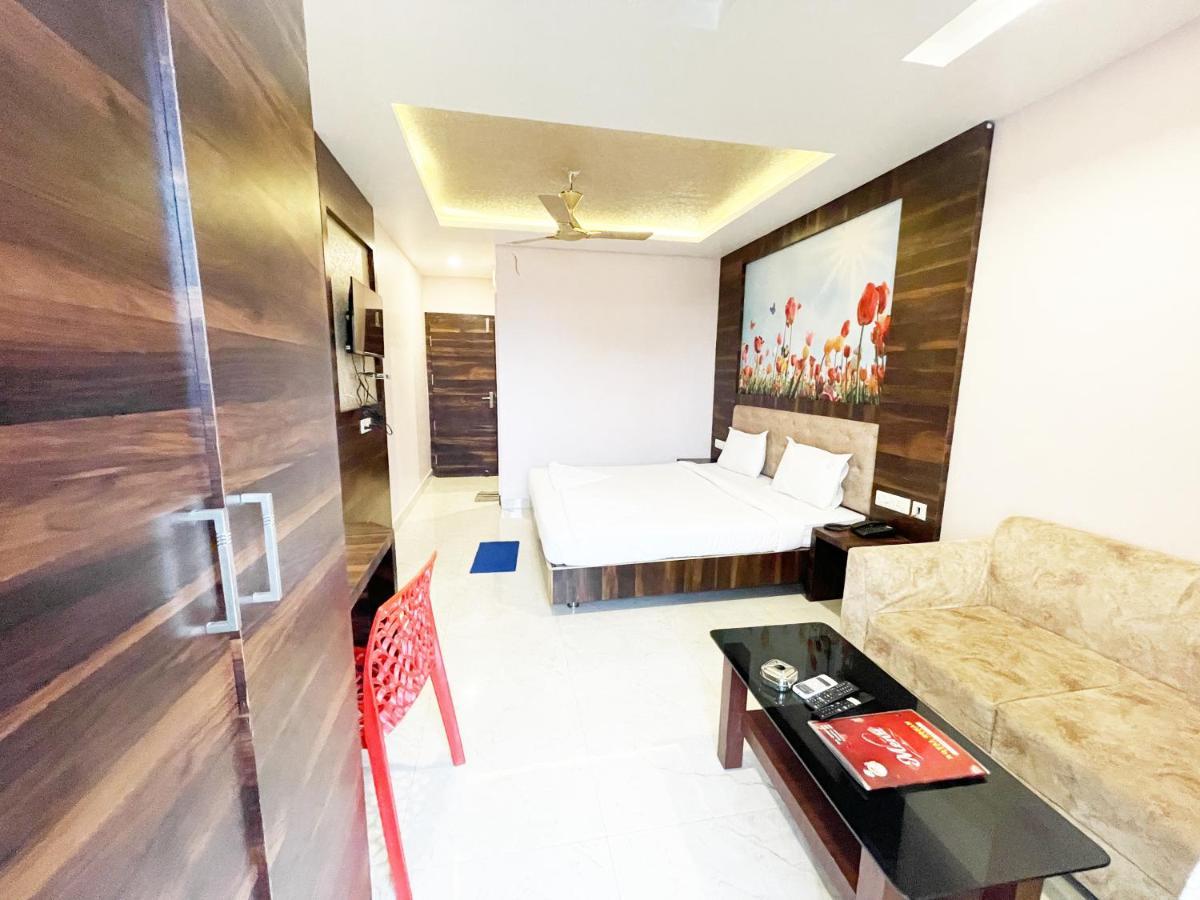 Shree Ganesh Hotel Puri Esterno foto