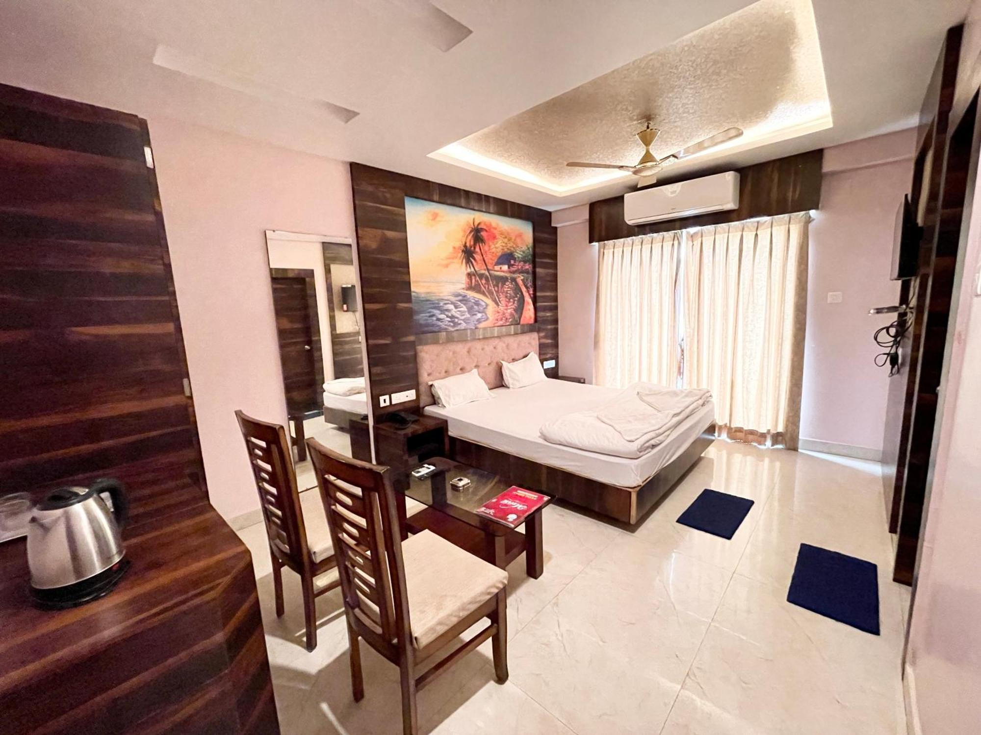 Shree Ganesh Hotel Puri Esterno foto