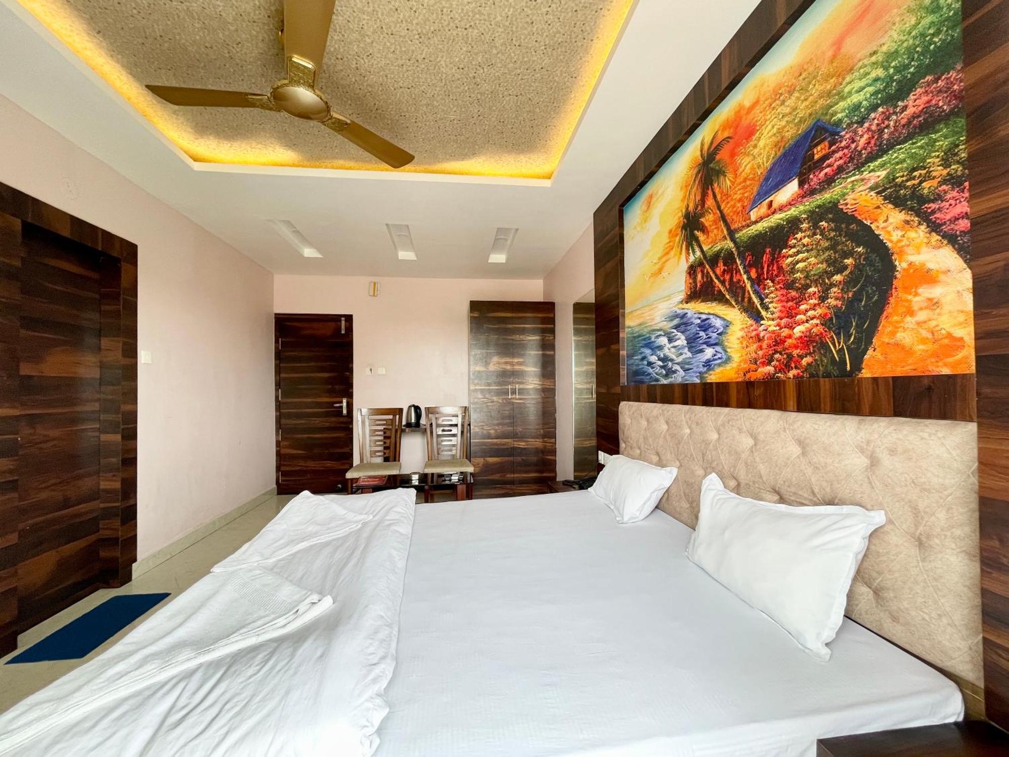 Shree Ganesh Hotel Puri Esterno foto
